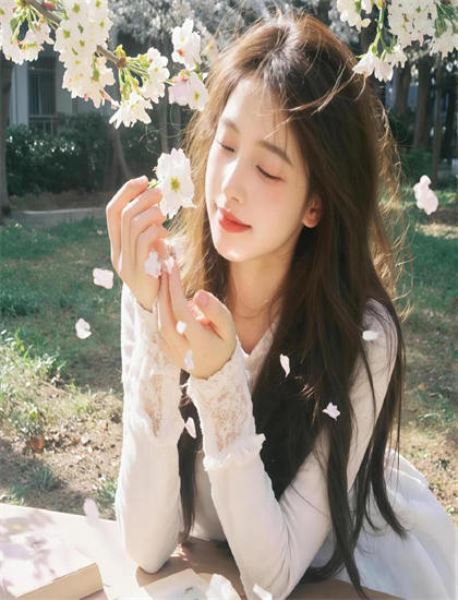 探索伊比的堕落的奥秘：隐藏细节与深层意义